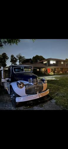 Survey Creek House | Exec Suites in Estate Guest House Men only near Ocean