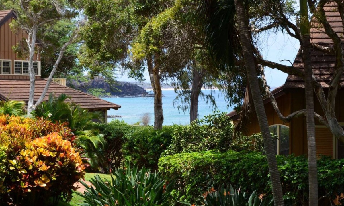Maunaloa House | Extreme relaxation and peace! Laid back Molokai beach-hideaway awaits.