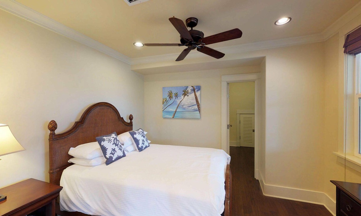 Poipu Villa | F300 4-bedroom Poolside Penthouse