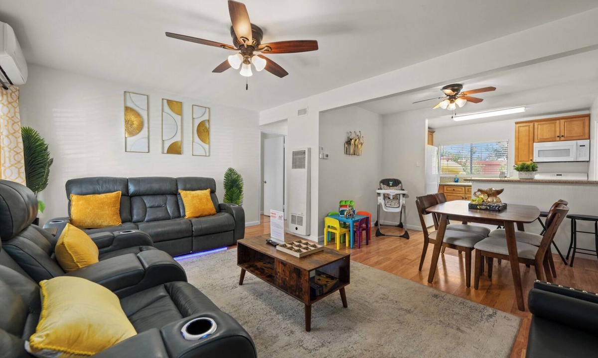 North Clairemont House | Family-Friendly Retreat: Kids Play Area, AC, Outdoor Dining & High Chair
