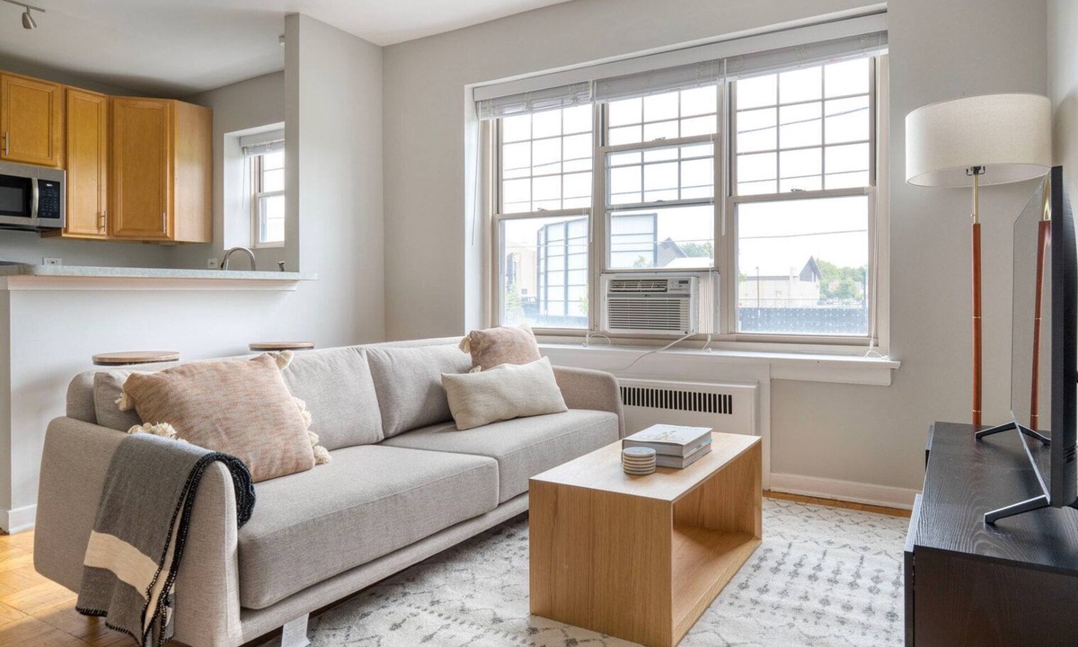 Evanston Apartment | Fantastic Evanston 1BR w/Courtyard, nr Northwestern Beach, by Blueground