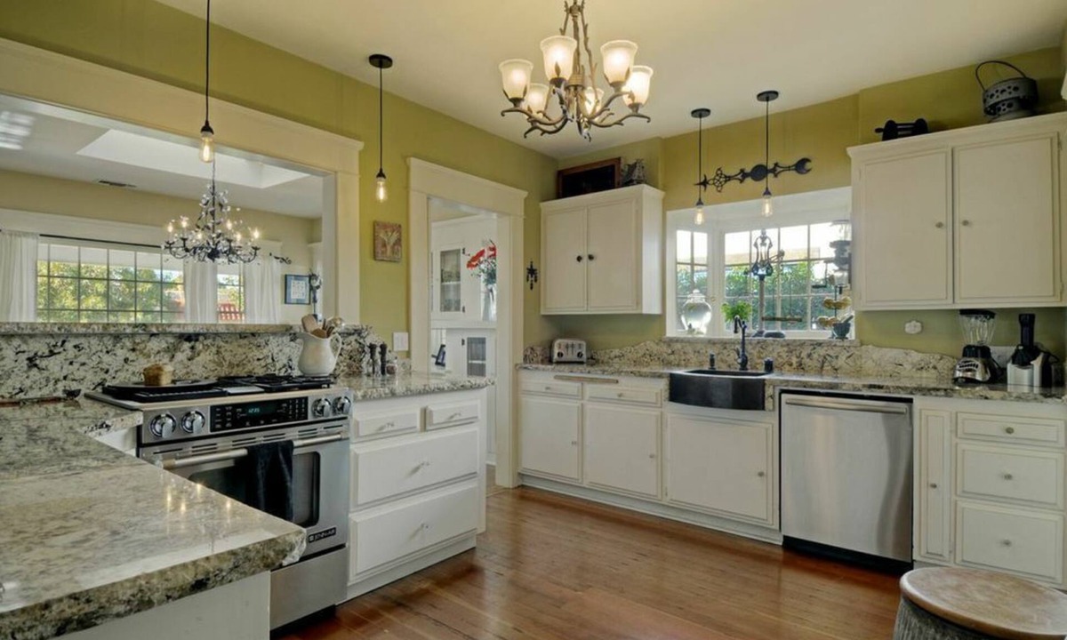 Mission Hills House | Fantastic Mission Hills Artist's Home!