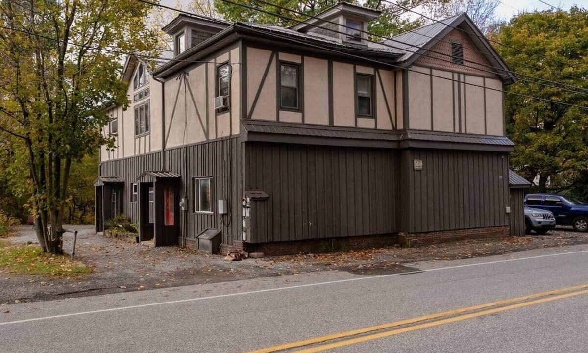 Meadville Apartment | First Floor Getaway in Meadville