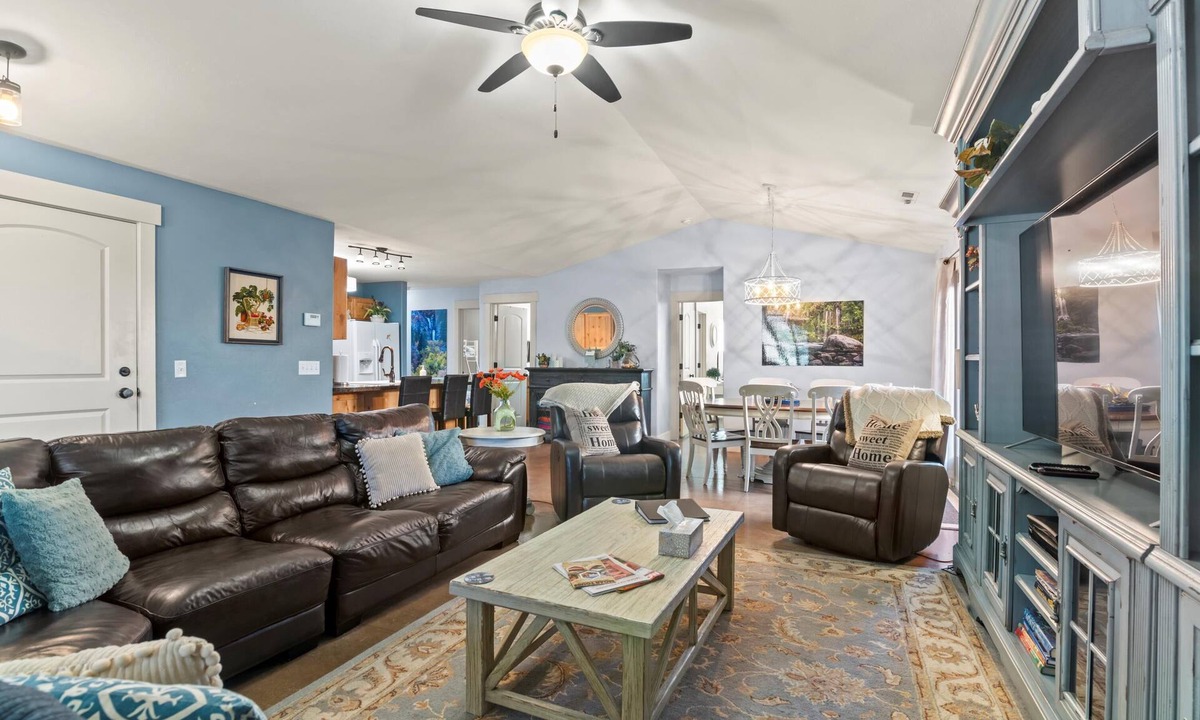 Moab South Valley House | Fresh, luxurious 4-BR home! Fenced yard with BBQ, Community Pool & Hot Tub