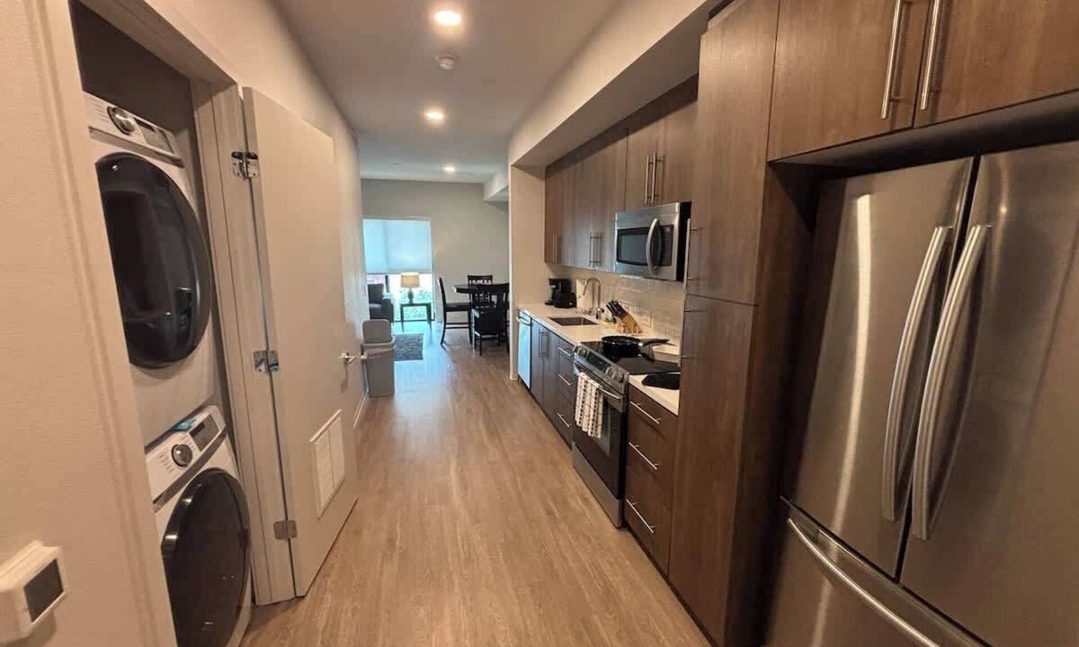 Pacific Terrace Apartment | Fully Furnished 1BR Downtown w/Wi-Fi Parking
