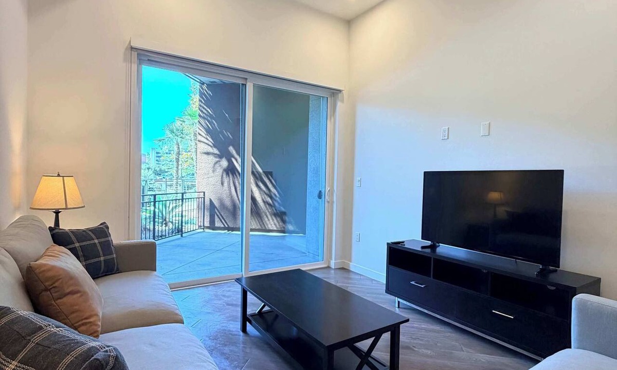 Mission Valley East Apartment | Fully Furnished 1BR in Misson Valley w/Parking