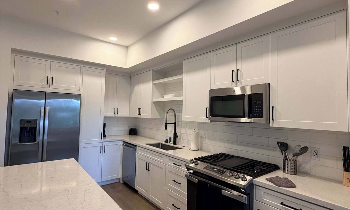 Mission Valley East Apartment | Fully Furnished 1BR in Misson Valley w/Parking