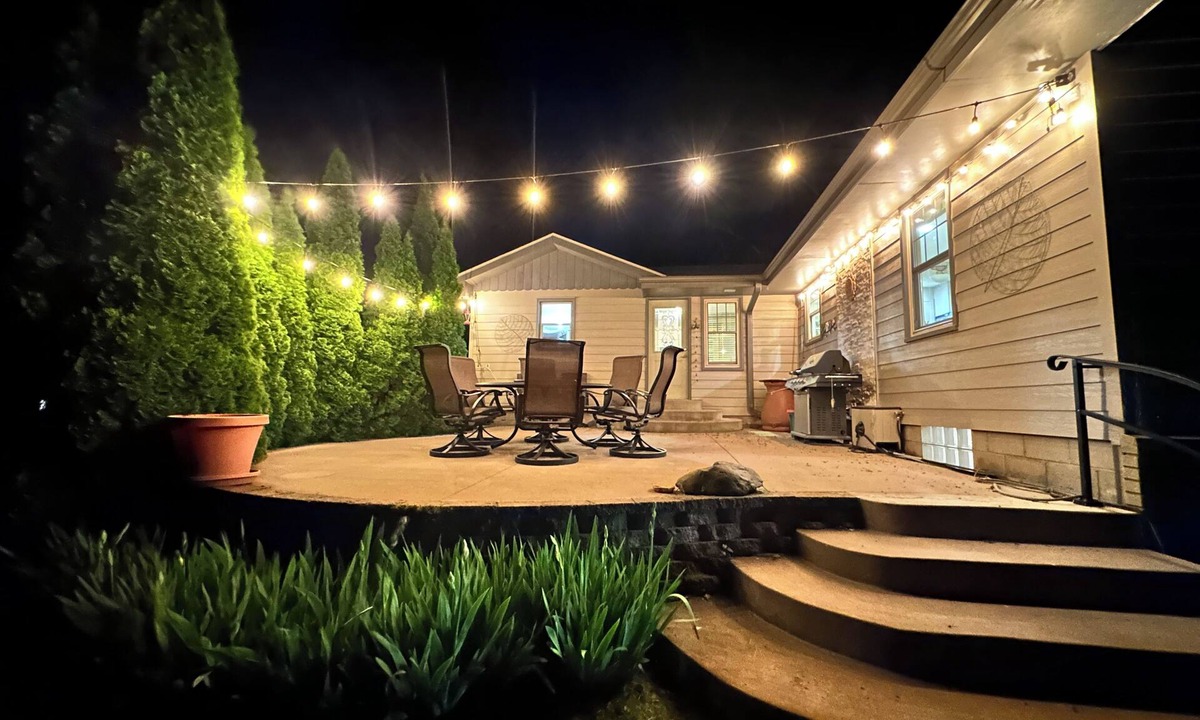 Amery House | Game Room! -Lakefront 5BRM - Huge Yard