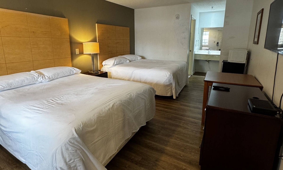 Chickamauga Hotel | General Bragg Inn & Suites Chickamauga