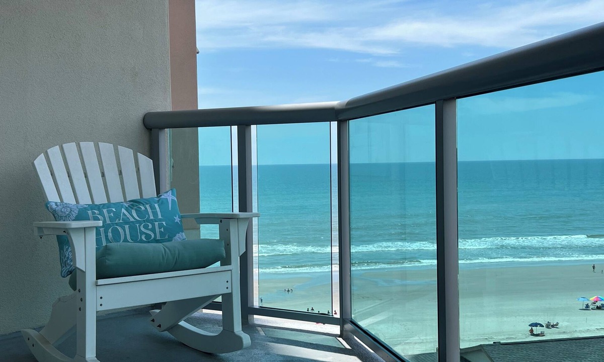 Crescent Beach Villa | Gorgeous, oceanfront 2/2 villa in upscale Blue Water Keys North Myrtle Beach
