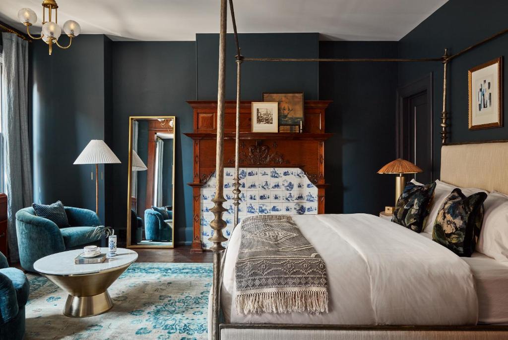 Gayborhood Hotel | Guild House Hotel