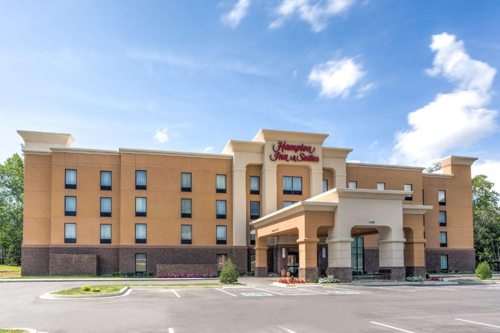Manchester Hotel | Hampton Inn & Suites Manchester, TN