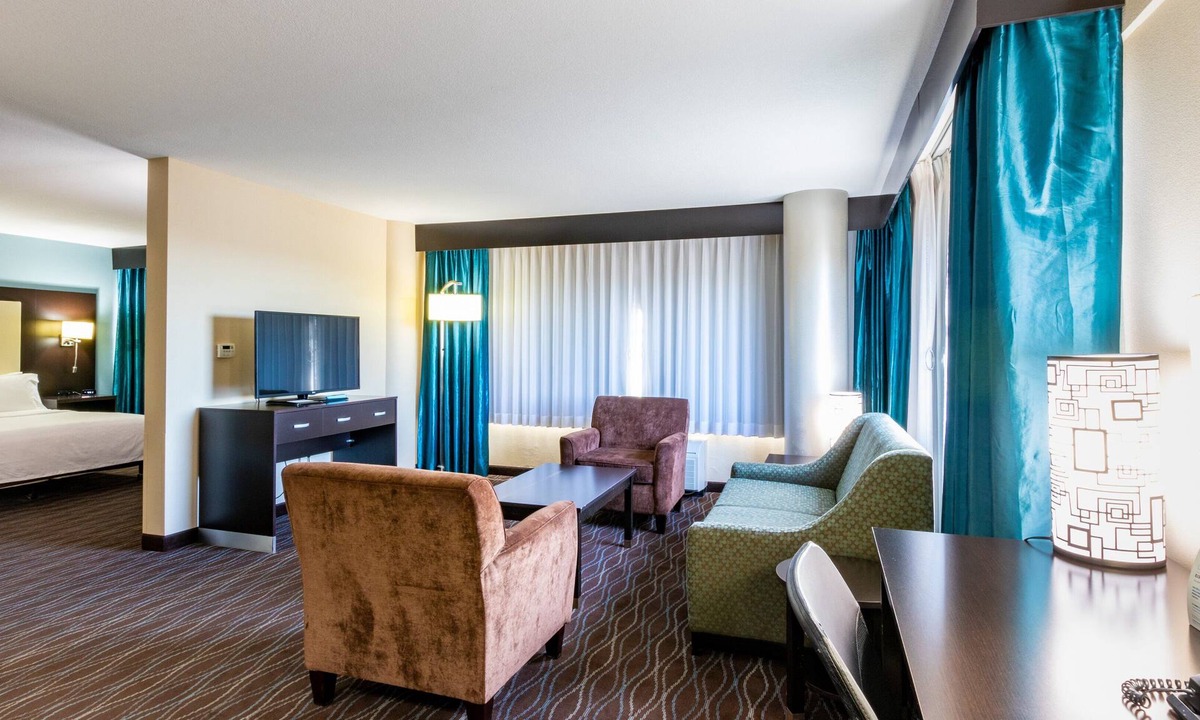 Southeast Boise Hotel | Holiday Inn Express Boise - University Area by IHG