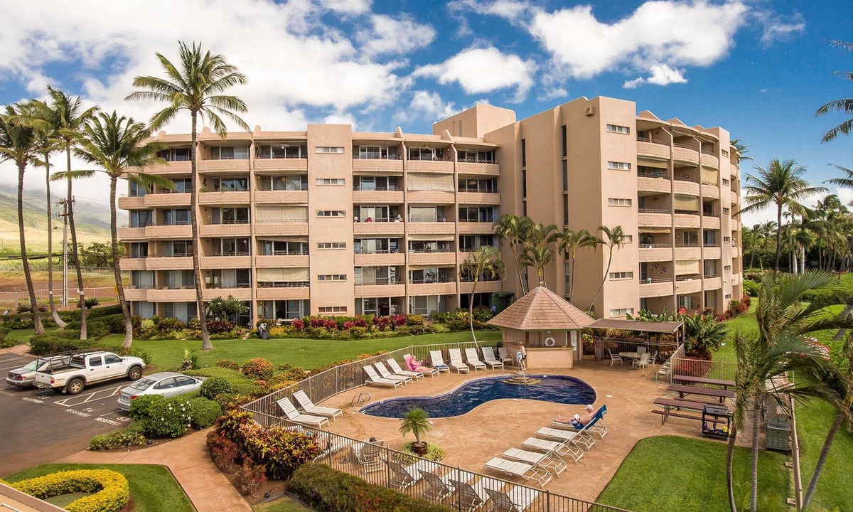 Maalaea Hotel | Island Sands by Coldwell Banker Island Vacations