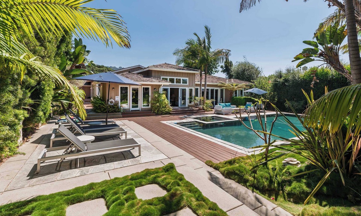 La Jolla Shores House | La Jolla Retreat: Pool, Tennis, & Walk to Beach