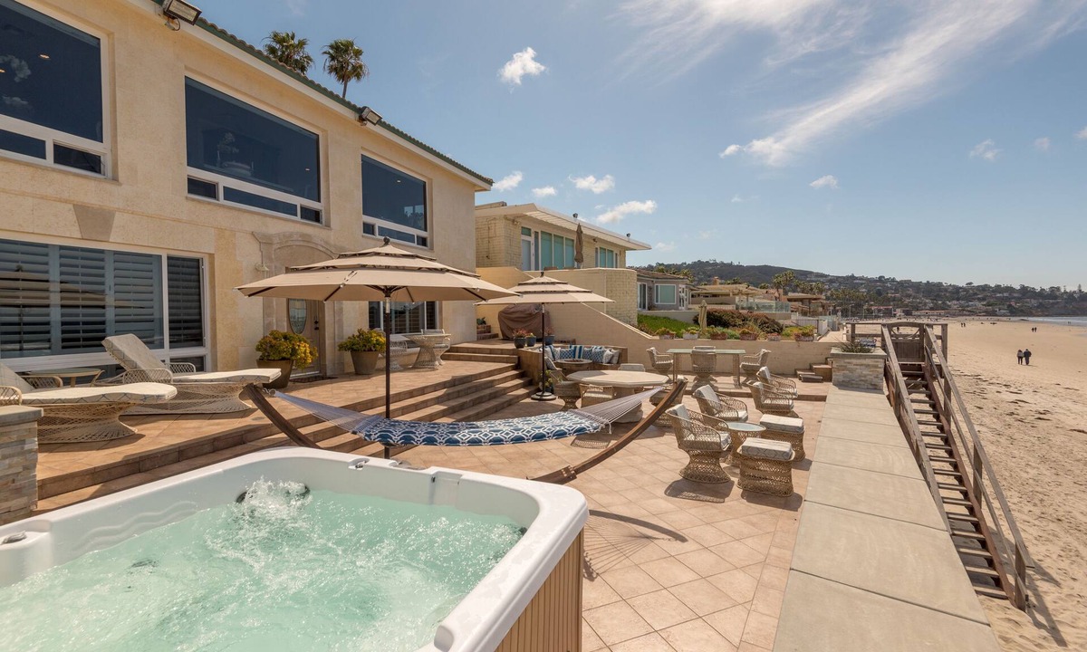 La Jolla Shores House | LA JOLLA SHORES OCEANFRONT Luxurious Home with BEACHFRONT Patio