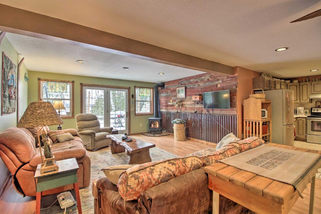 Deer River Apartment | Lakefront Deer River Apt w/Dock, Fire Pit & Patio