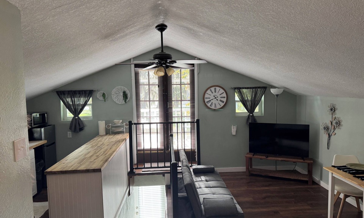 Satsuma Apartment | Loft Studio Apartment