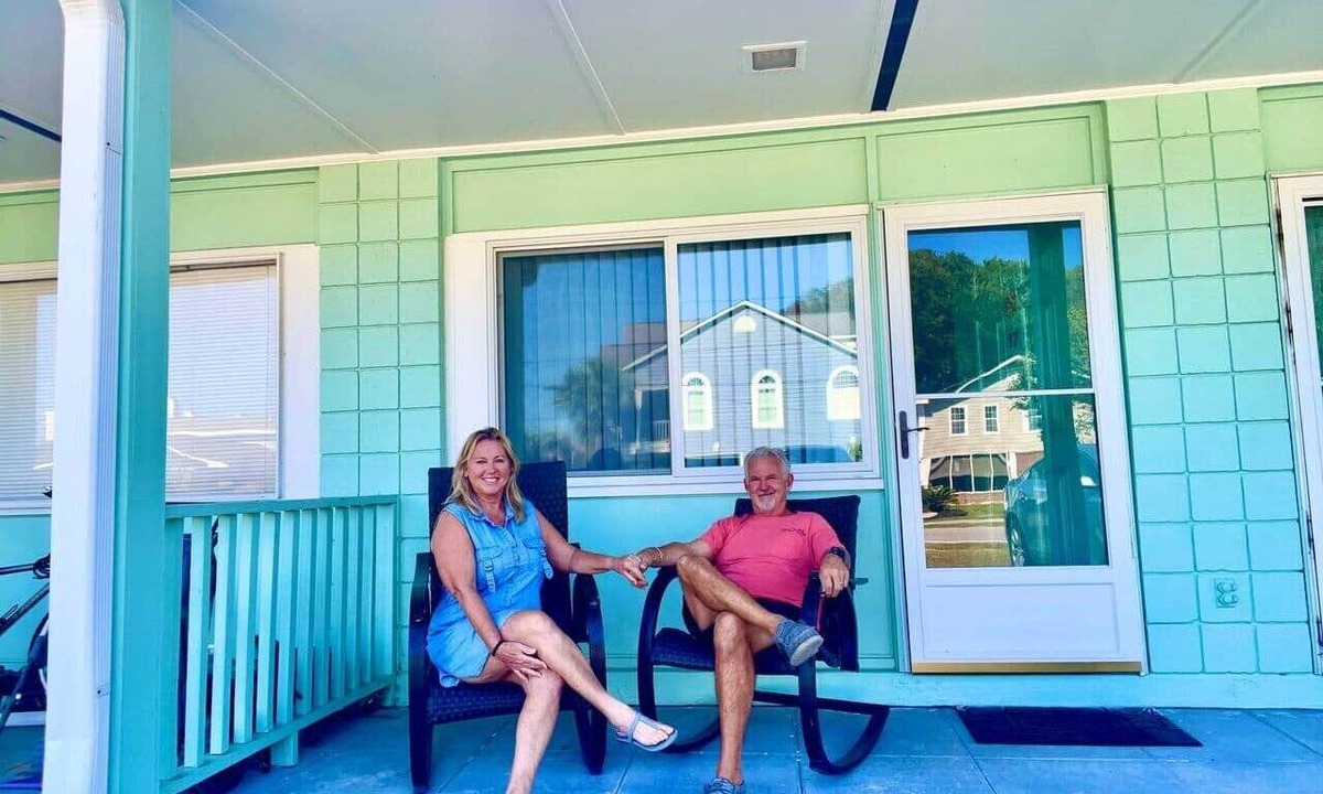 Windy Hill Condo | Love Shak romantic beach condo , pets ok