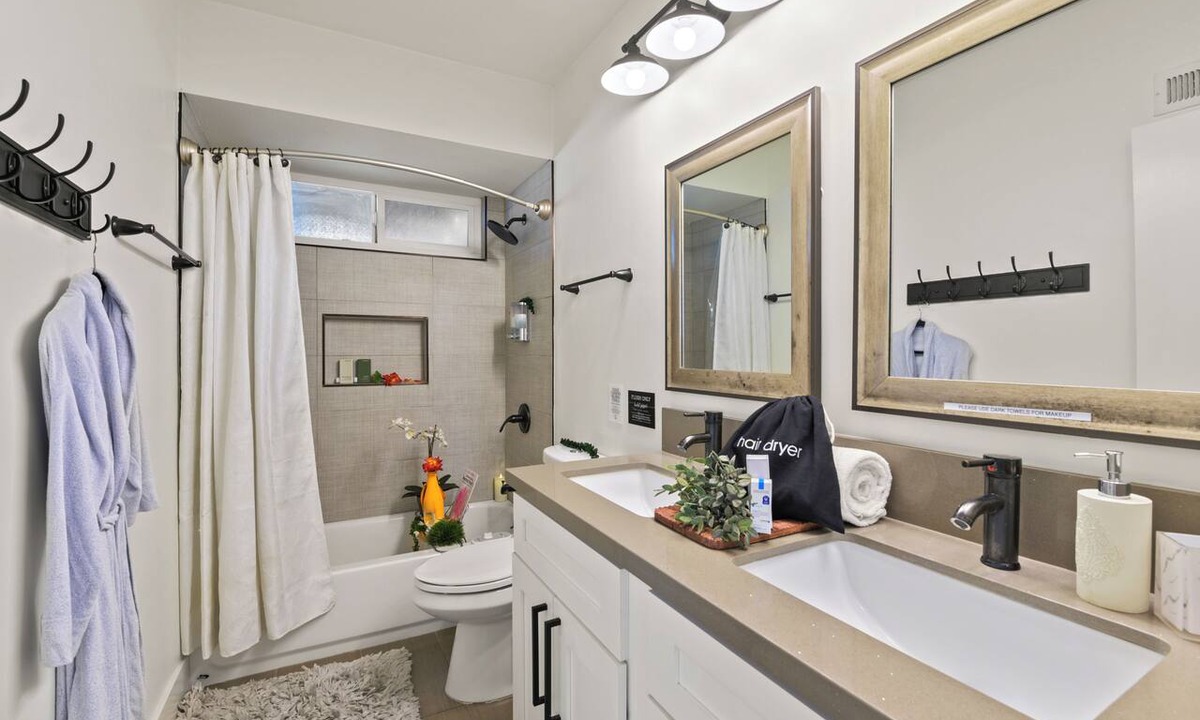 University City House | Lush Unique Resort Type San Diego Pool Spa Sauna Golf Outside Shower Kids Bunk