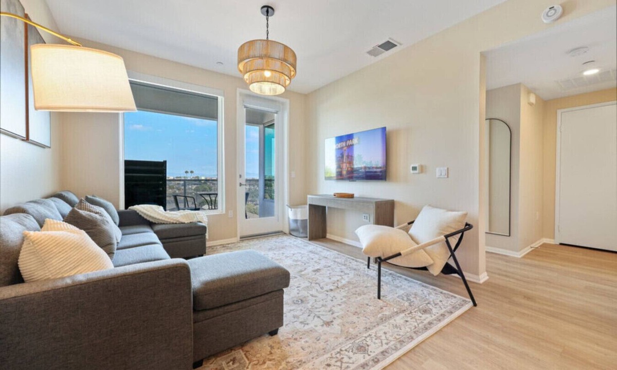 North Park Apartment | LUX North Park Modern- 2BR~King Beds~Workspaces~Parking