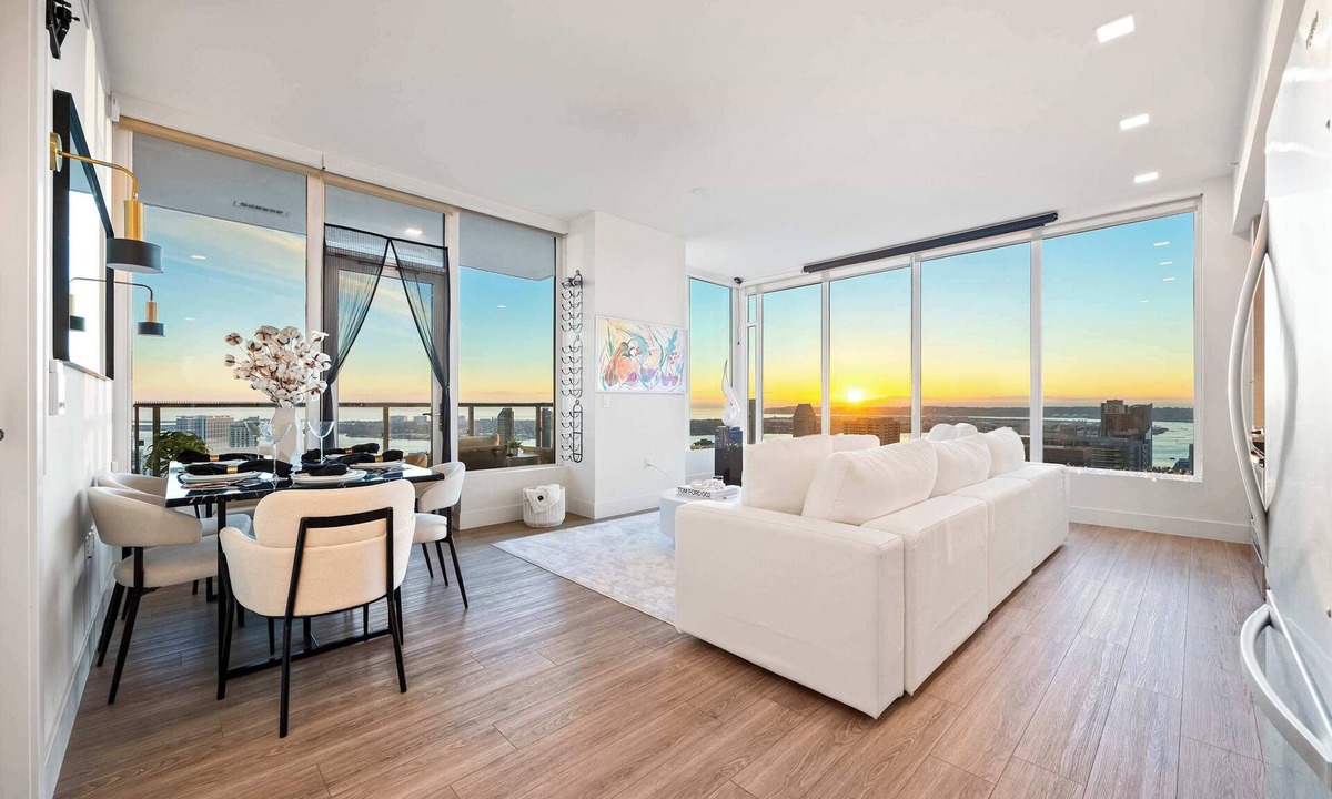 Civic Core Apartment | Luxury 39th-Floor Sky Residence · Ocean Views