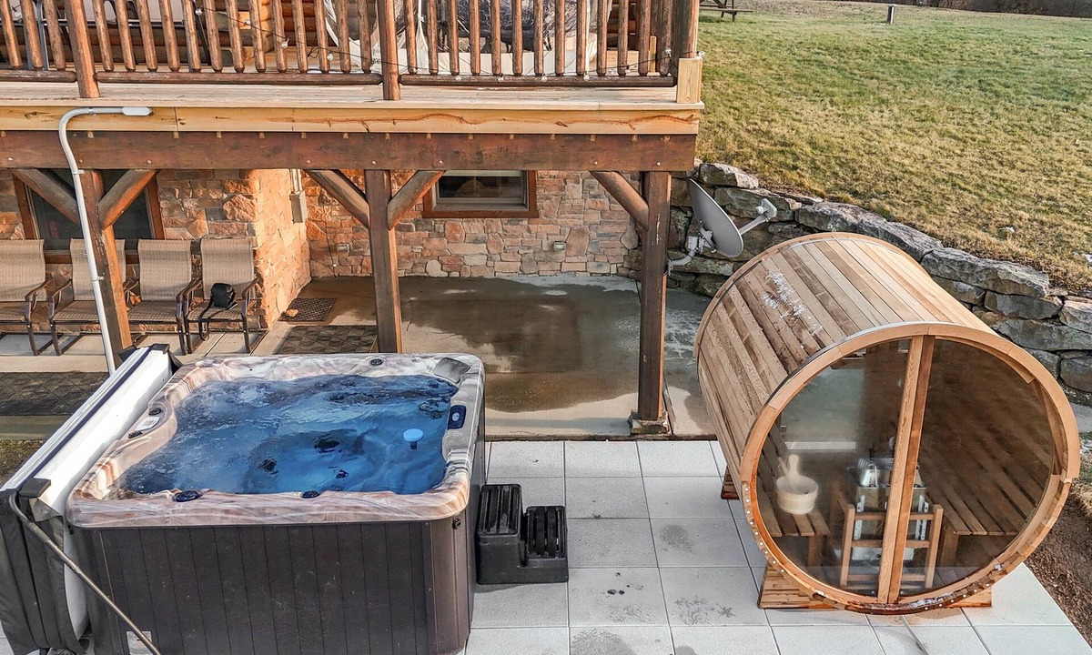 Markleton Cabin | Luxury Cabin w/Heated Pool, 22min to 7 Springs, HotTub, Sauna, Game Room & Views