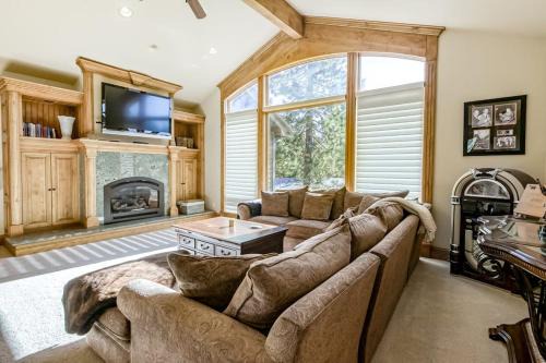Round Hill Village House | Luxury home with fireplaces AC home office & 2-car garage sleeps 10