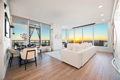Civic Core Apartment | Luxury Penthouse 39th Floor · Ocean & Comic-Con