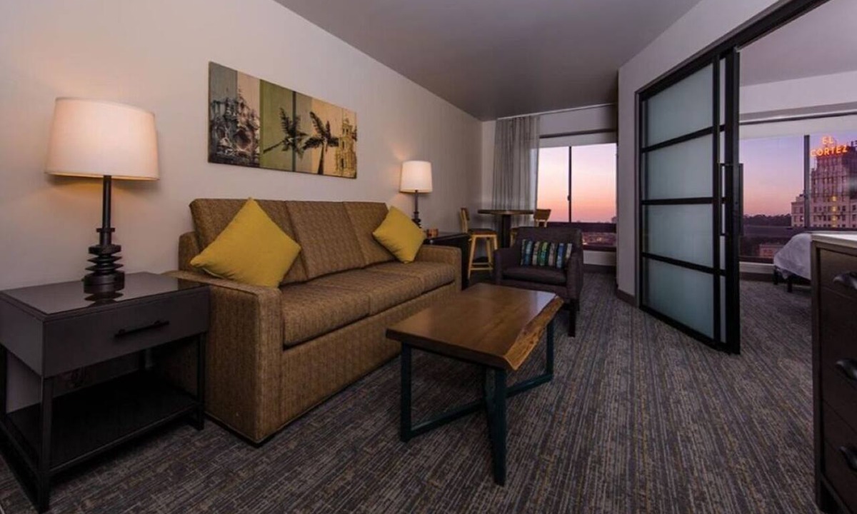 Civic Core Apartment | Marriott Vac Club, 1 BR SUITE, Kitchenette, Sleeps 4, 17min walk Conv. Ctr.