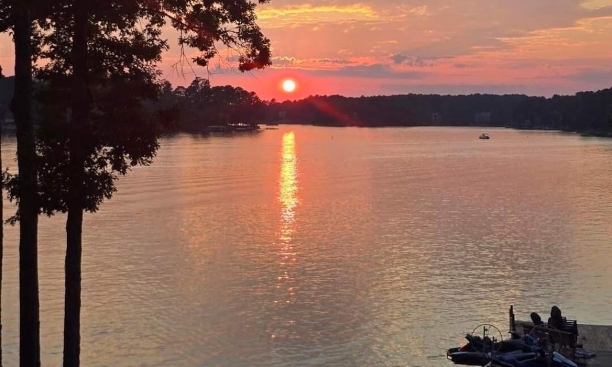 Beaverdam House | MASTERS WEEK Lake home with amazing sunset views in Greensboro