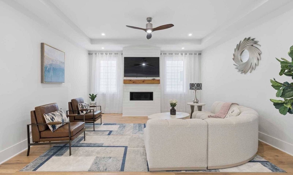 Hurwood Heights House | Melrose Dual Suite Retreat on Camden #42561