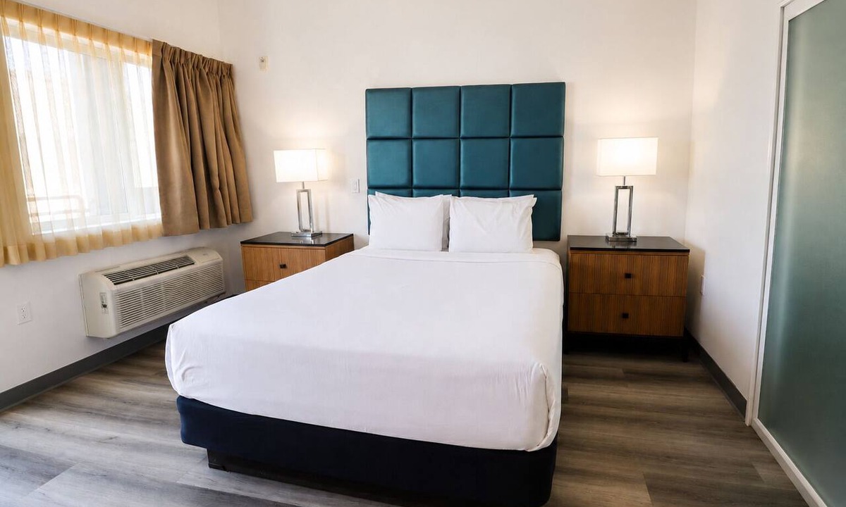 Little Italy Hotel | Mid-Century Modern Room in San Diego’s Arts District Near the Harbor