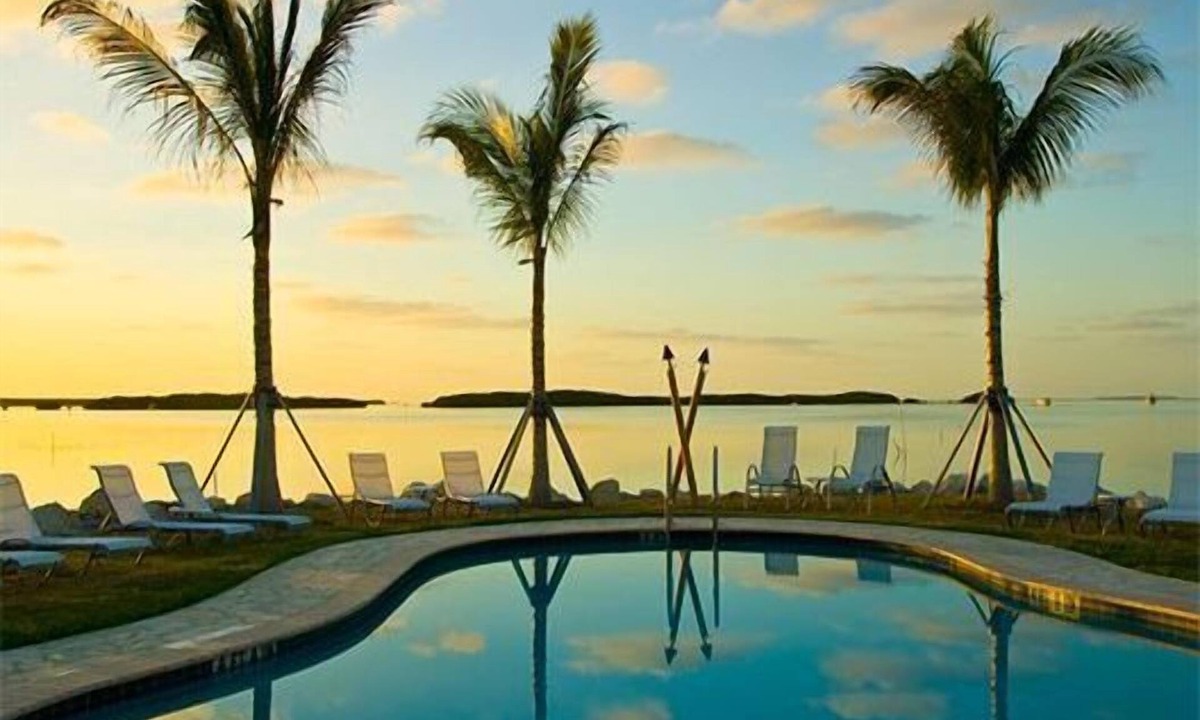 Islamorada Villa | Minutes to Library Beach Park! 2 Villa w/Living Area | Free Onsite Parking