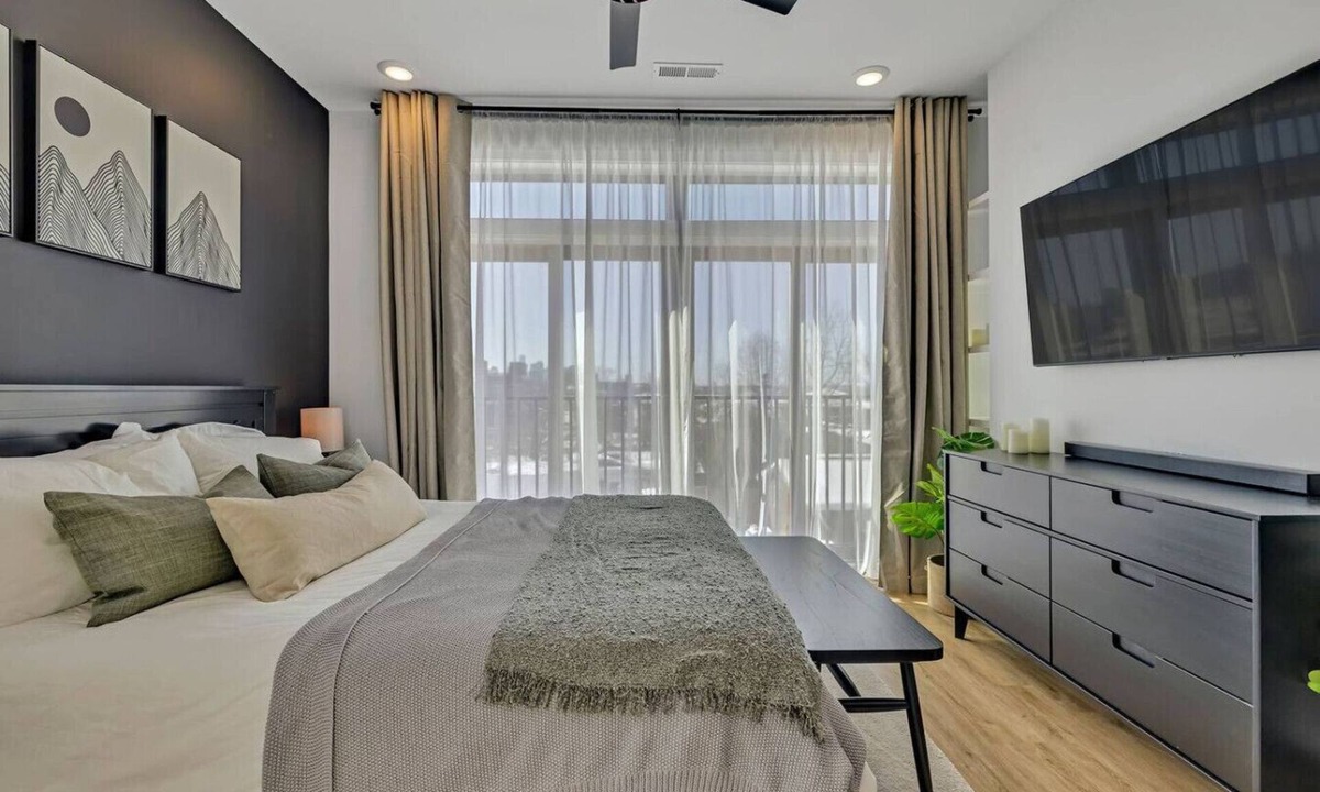 Maxwell Condo | Modern 2-bed Townhome, Roof Deck City View!