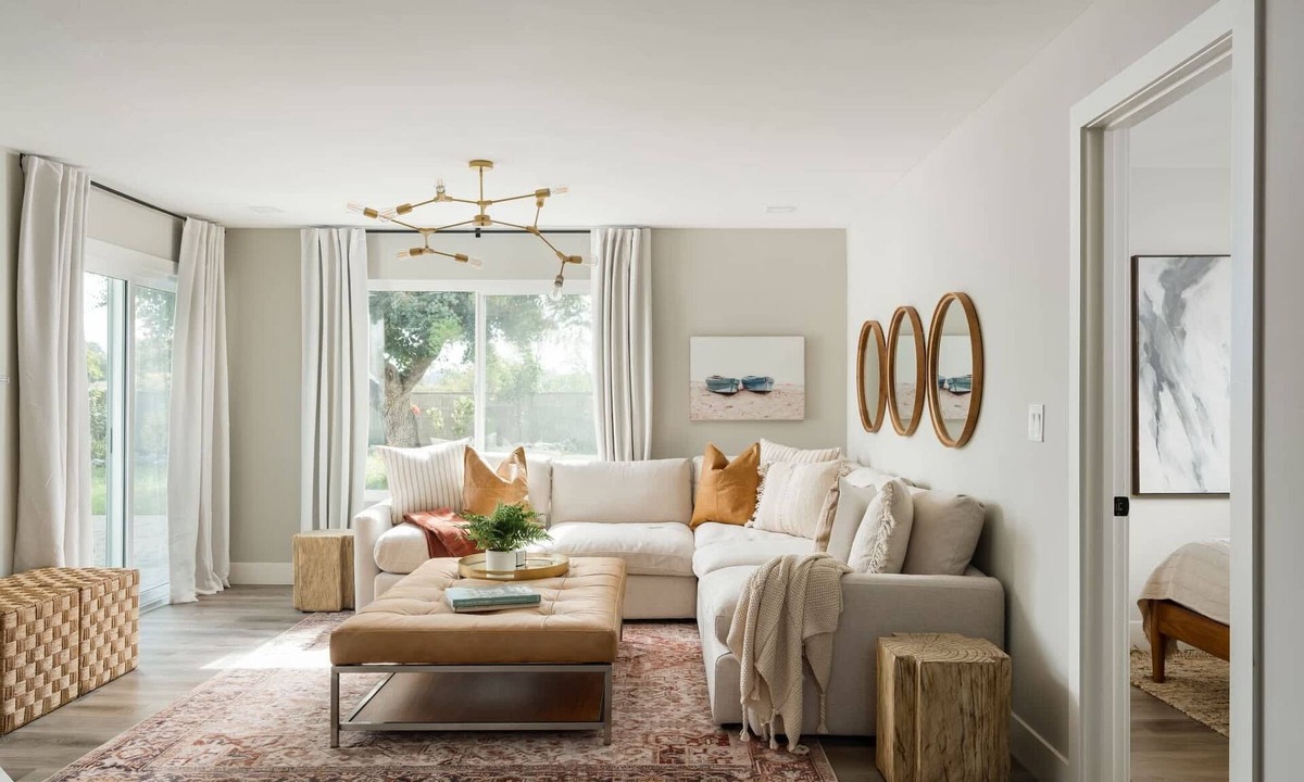 Birdland House | Modern 4BR Haven with Fire Pit and Spacious Yard