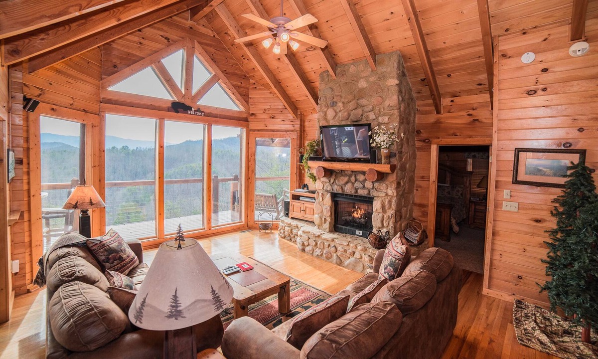 Sevierville Cabin | MOUNTAINTOP EXPERIENCE - Private Panoramic Views of the Great Smoky Mountains