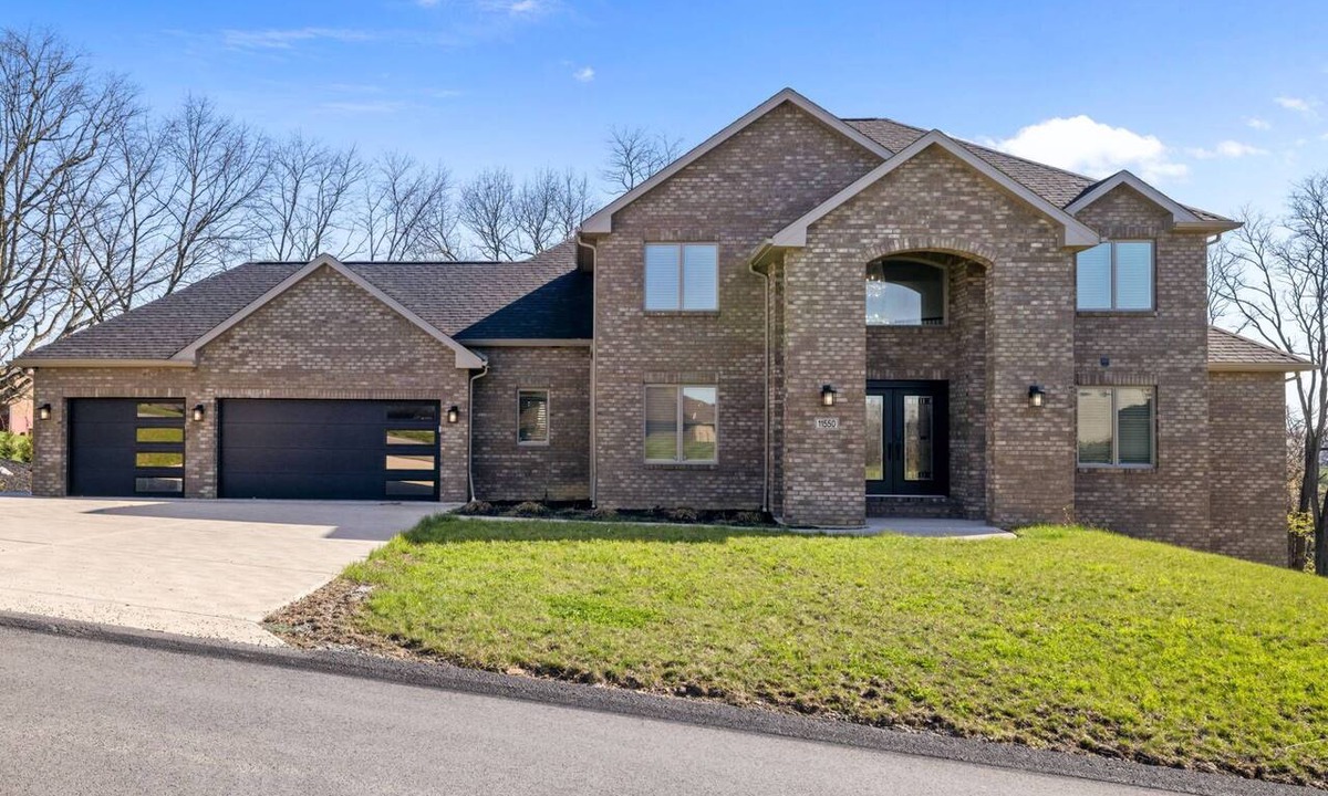 North Huntingdon House | NEW | 6BR Luxury Brick Estate | Chef Kitchen + Open-Concept Design | Near Pittsburgh