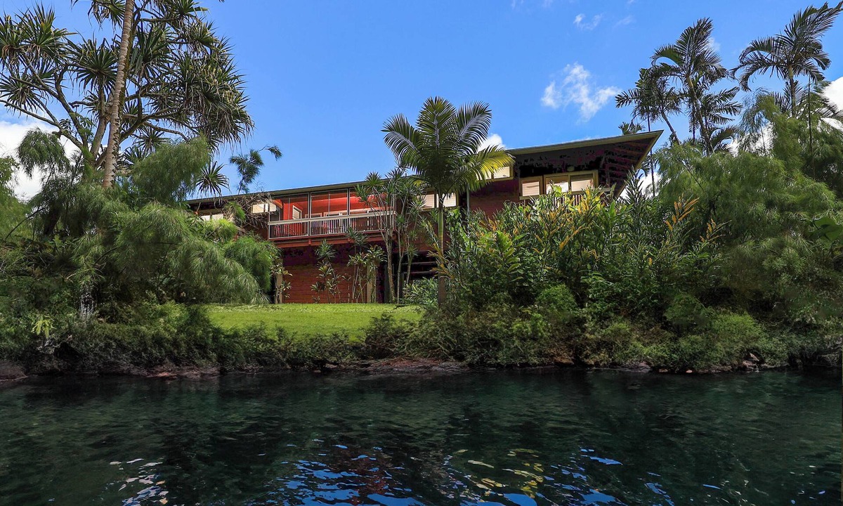 Wainiha House | Paddle to a Secluded Beach Experience Old Hawaiʻi 50 Year Local Expert Host