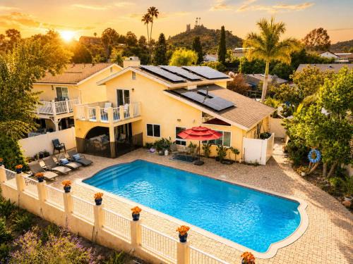 San Carlos House | Panoramic Canyon Views Villa & Sparkling Backyard Pool