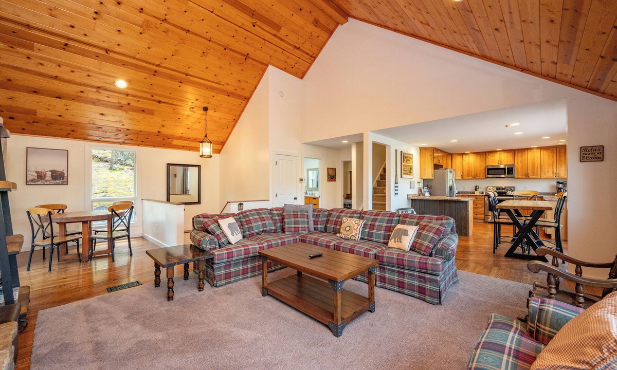 Swanton House | Peaceful Lakefront w/Fireplace & Views