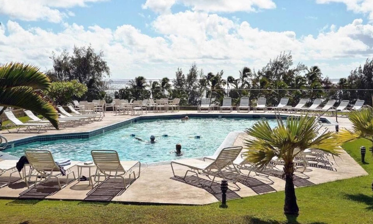 Nawiliwili Apartment | Perfect for Family! Relaxing Room, Kitchen, Onsite Pool, Close to Beach