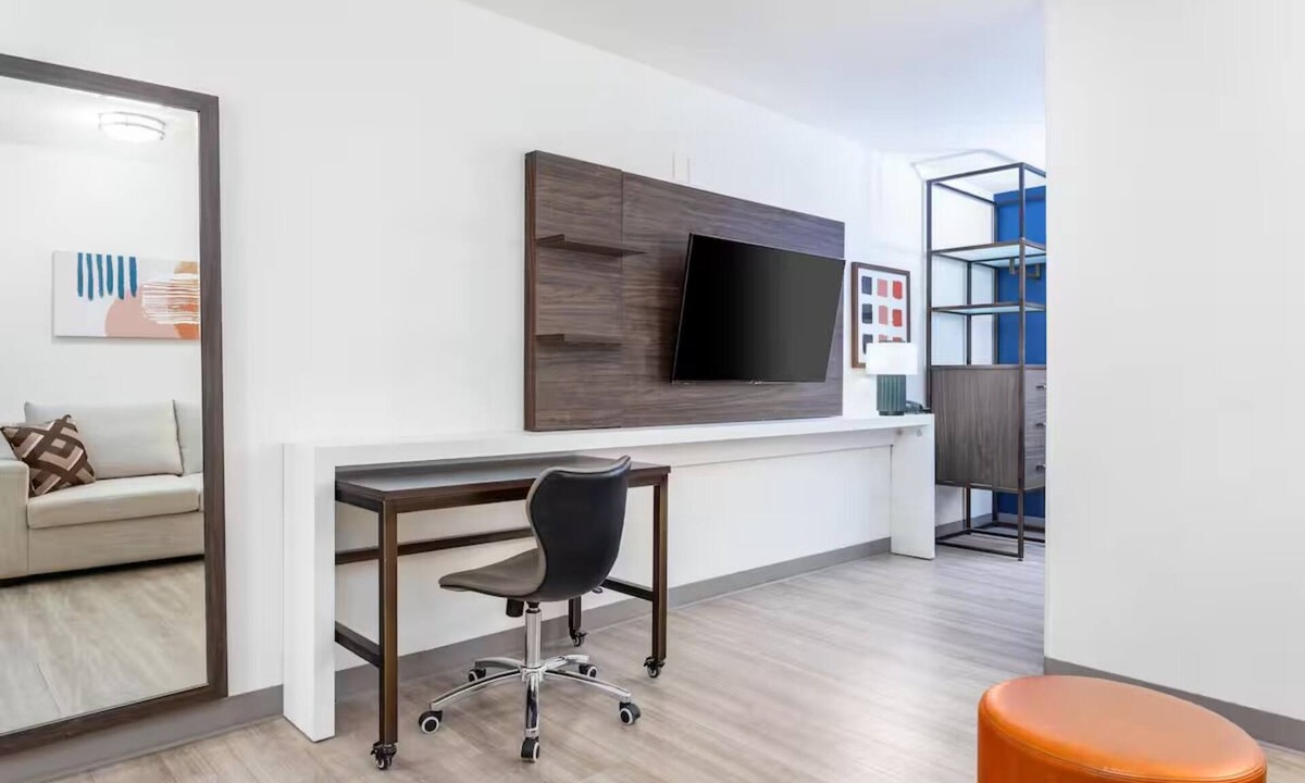 Clarion Hotel | Pleasant & Modern Room w/Parking Ideal for Discovering Clarion and Nearby Areas