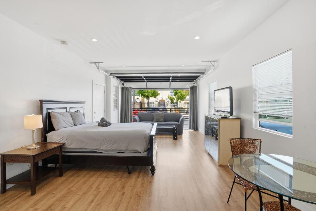 University Heights Apartment | Polk Studios