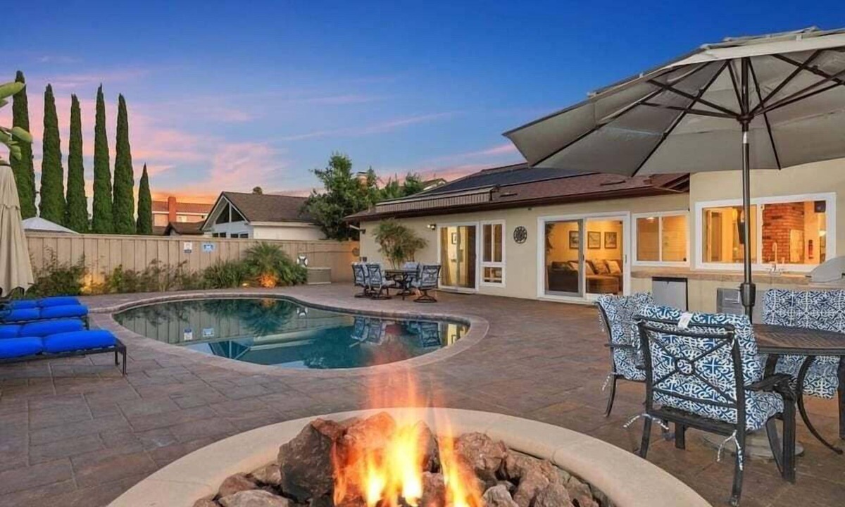 San Carlos House | Pool, A/C, fire pit, views of Cowles Mountain - Hemingway Heaven with a pool!