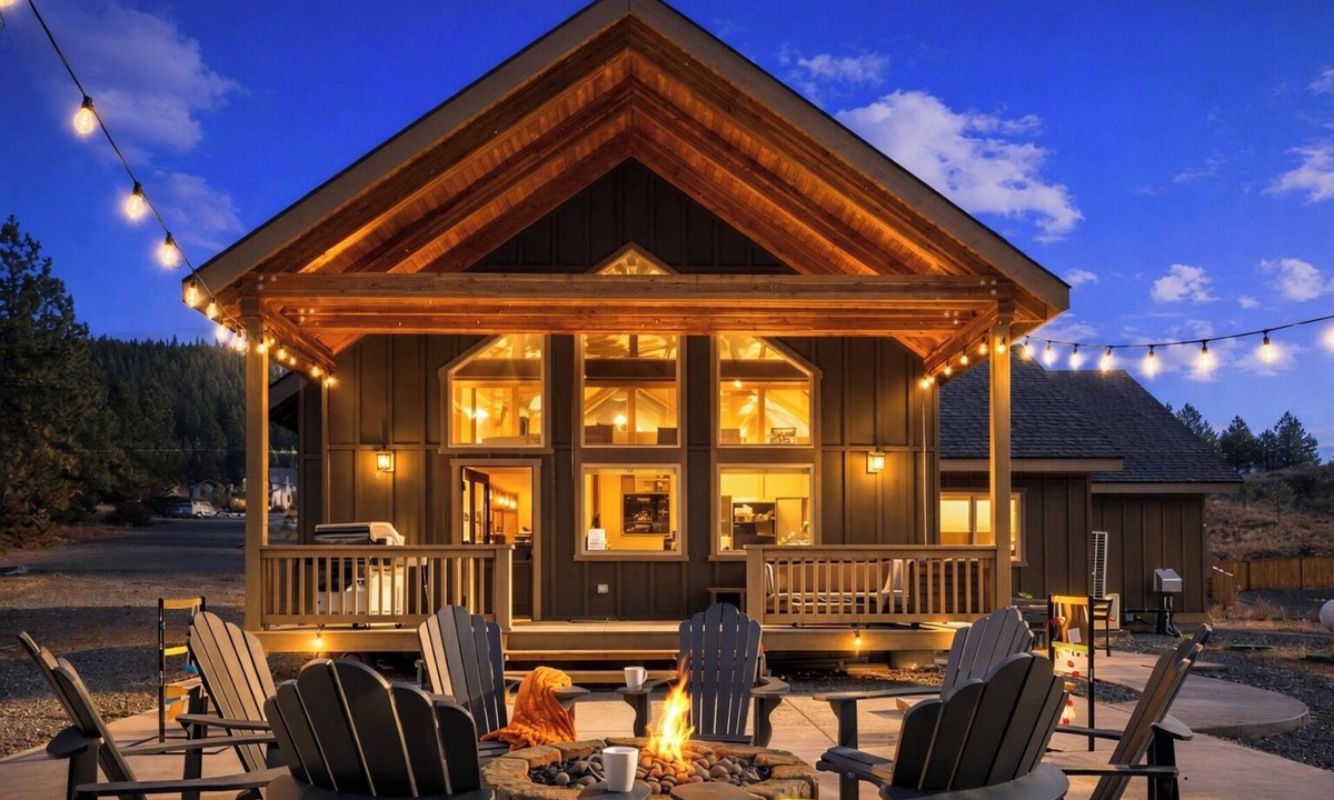 Ronald House | Pool Access+Mins 2 Lake (Pet/GameRm/HotTub) + 1PM Check In/Out