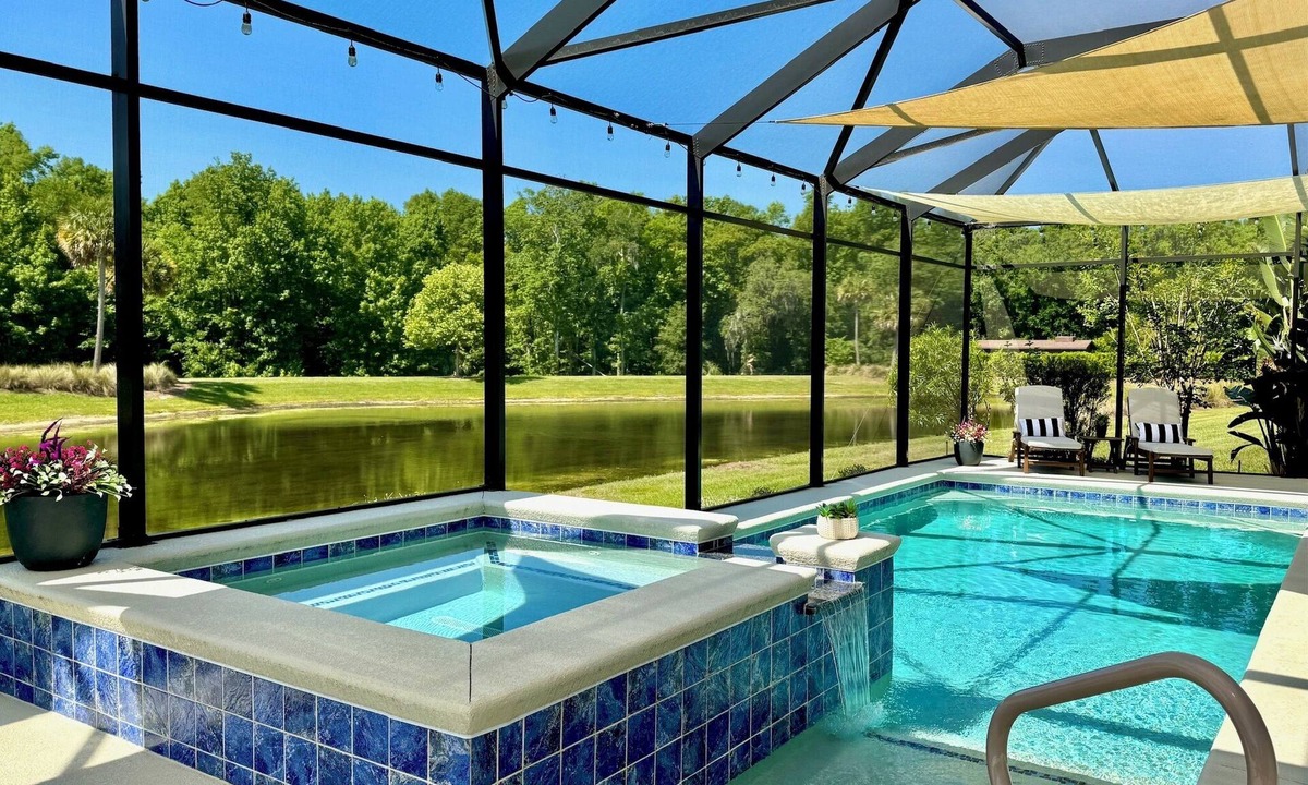 Wildwood House | Poolside Paradise - 4 Bedroom Luxury Home w/Pool & Golf Cart in The Villages/Fantastic Location!