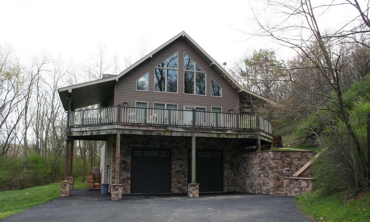 Calumet House | Private A Frame on 19 Acres+Hot Tub+Family Friendly+98inTV