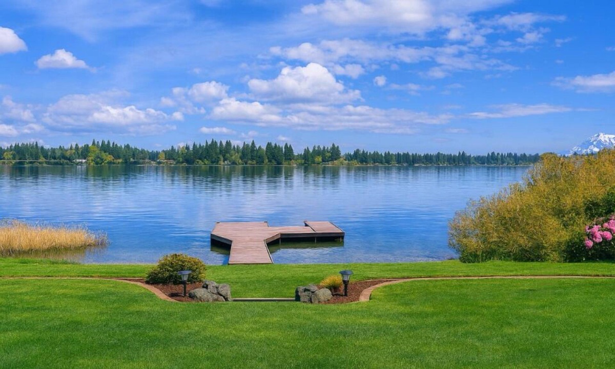 Fort Lewis House | Private Lakefront Urban Oasis. Great Views. Boat, Fish, Jetski, Kayak, or Relax!