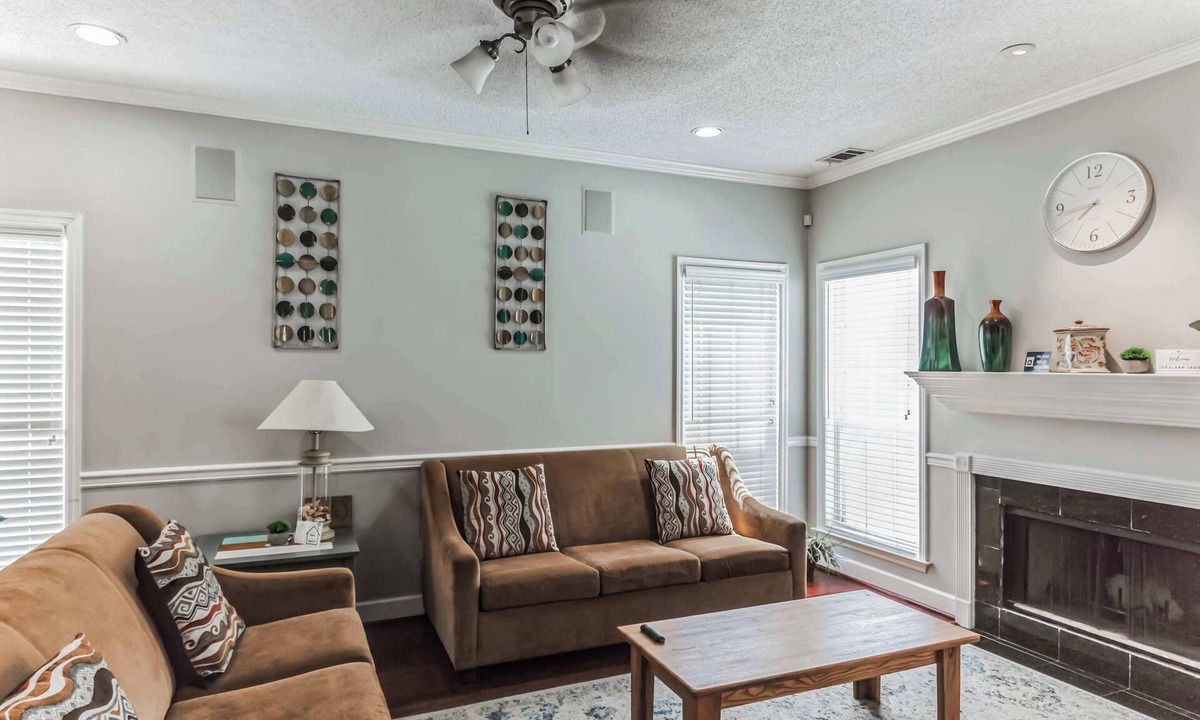 Savannah House | Private Pool & BBQ Grill Near Botanical Gardens